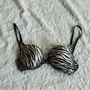 Victoria’s Secret miraculous plunge push up bra size 34C